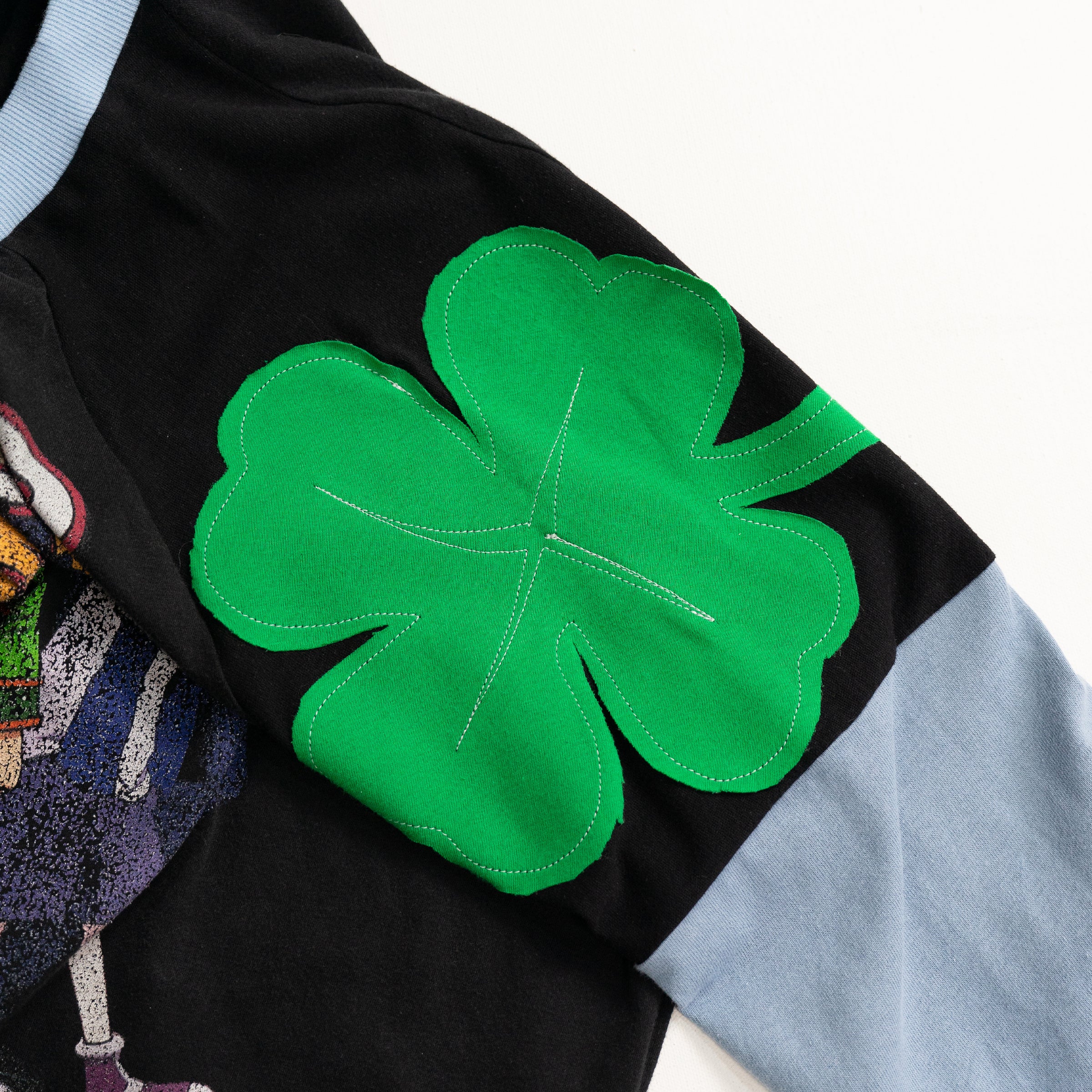 Souvenir Tee - HxH (Large)